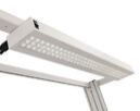 Lampe LED pour postes de travail 38 W, variable, avec support pour largeur de table 1200 mm